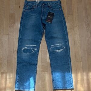 NWT Levi's Men's Blue Straight Jeans with Distressed Accents